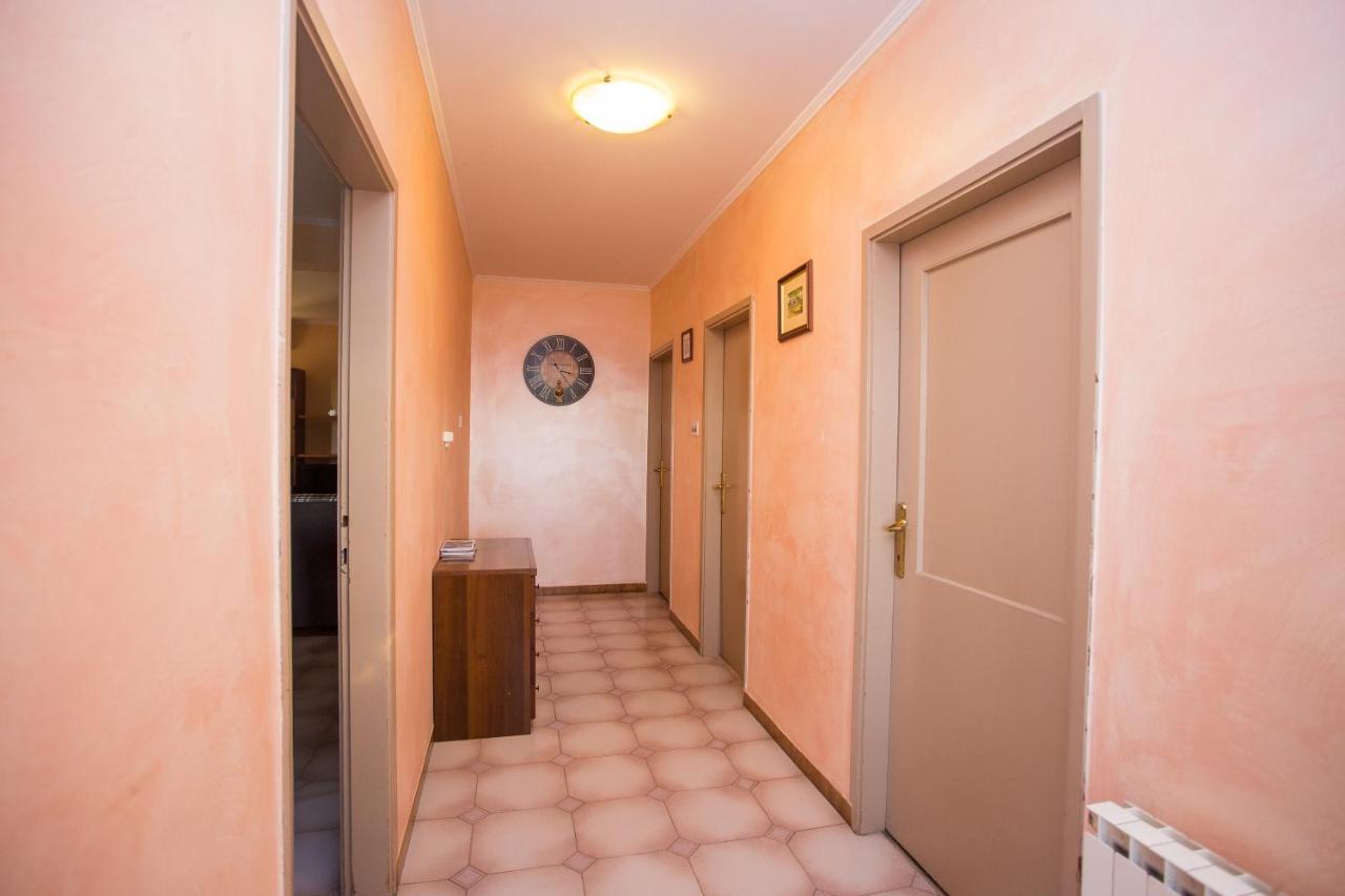 Apartman M&M Zminj Exterior photo