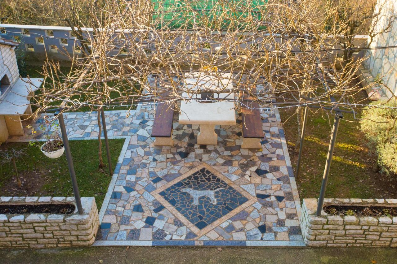 Apartman M&M Zminj Exterior photo